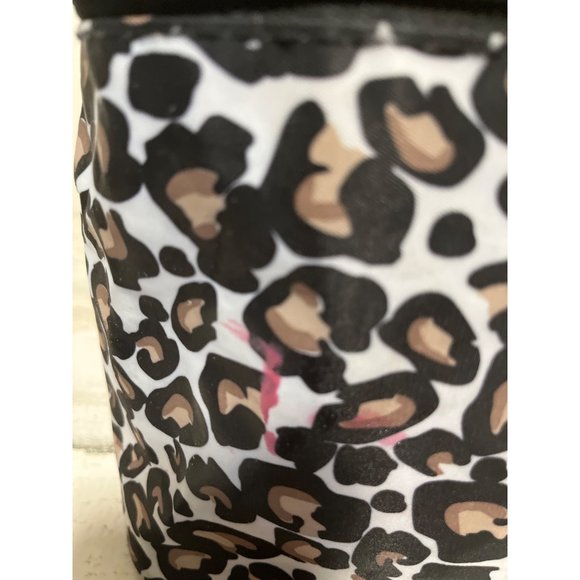 Modella zippered leopard print cosmetic bags. Set of two - Picture 3 of 10